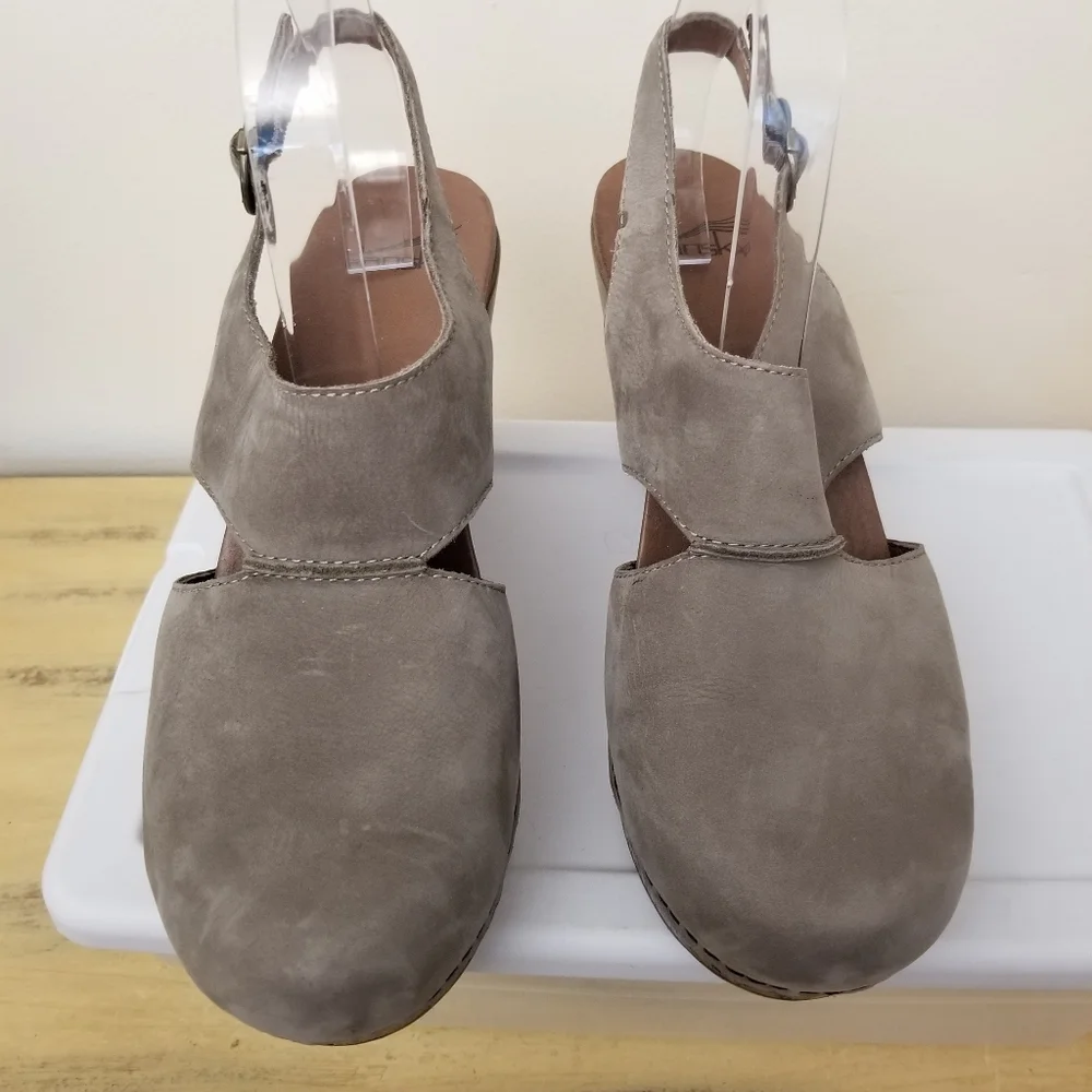 Dansko Riley Slingback Heel Clogs - Picture 4 of 10